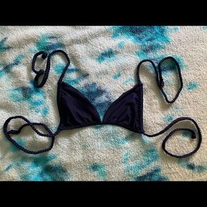 Dark blue acacia top